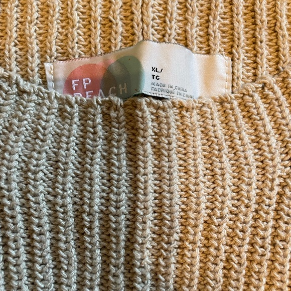 Free People Beach set. AXL in great condition. - Picture 4 of 10